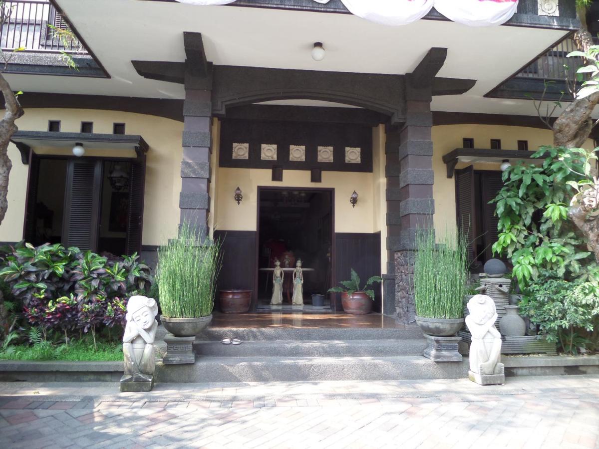 Suitetrails - De'Clove Guest House