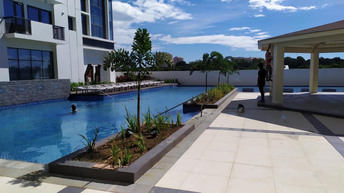 Island Living at One Manchester Place - Hizvo