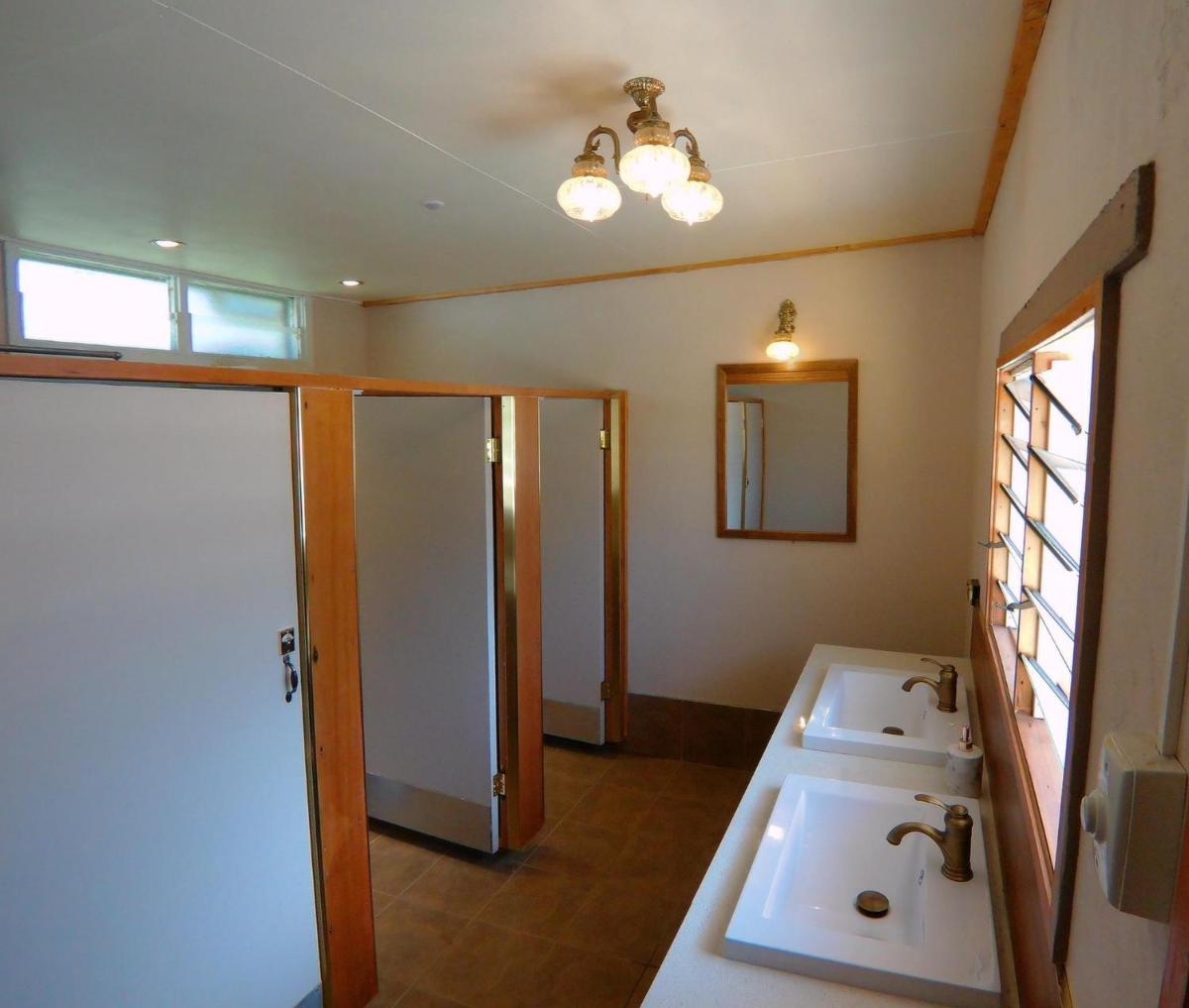 Glamping at Zeehan Bush Camp - Housity