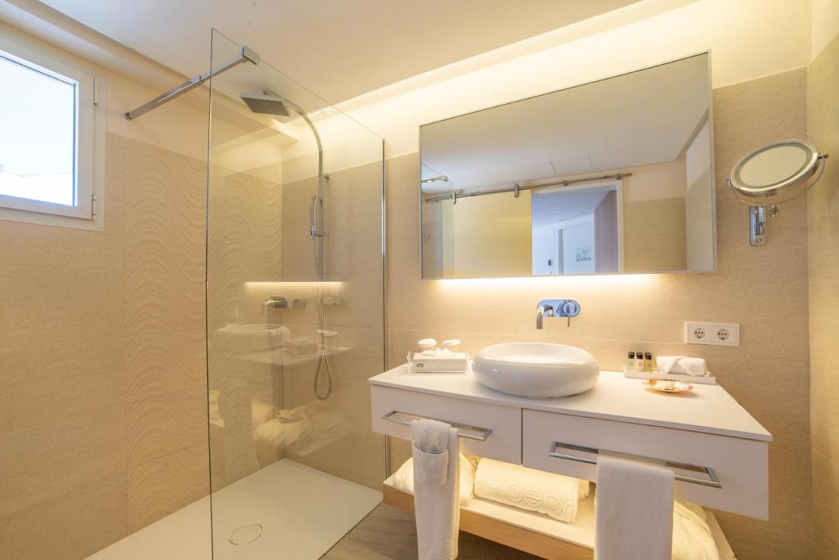 Un baño de Melbeach Hotel & Spa - Adults Only