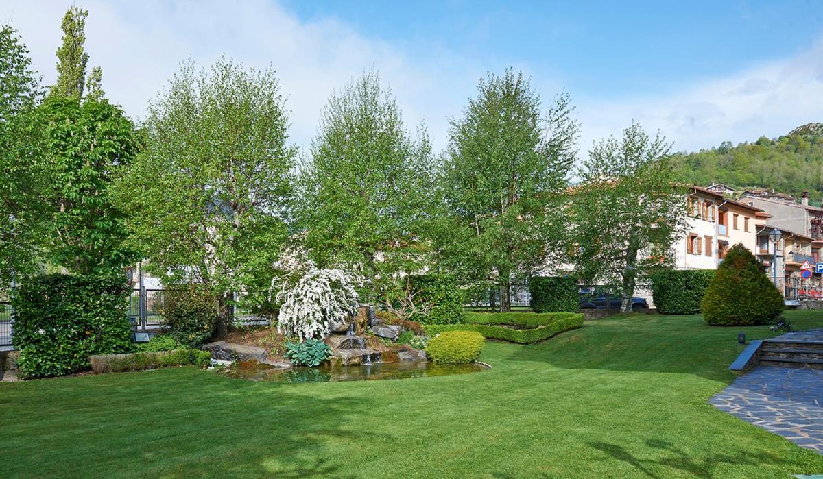 Jardín al aire libre en Hotel Grèvol Spa