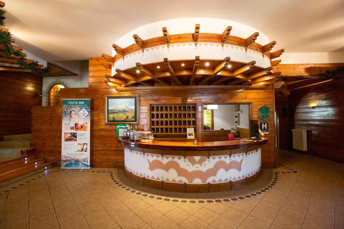 El vestíbulo o zona de recepción de Hotel Grèvol Spa