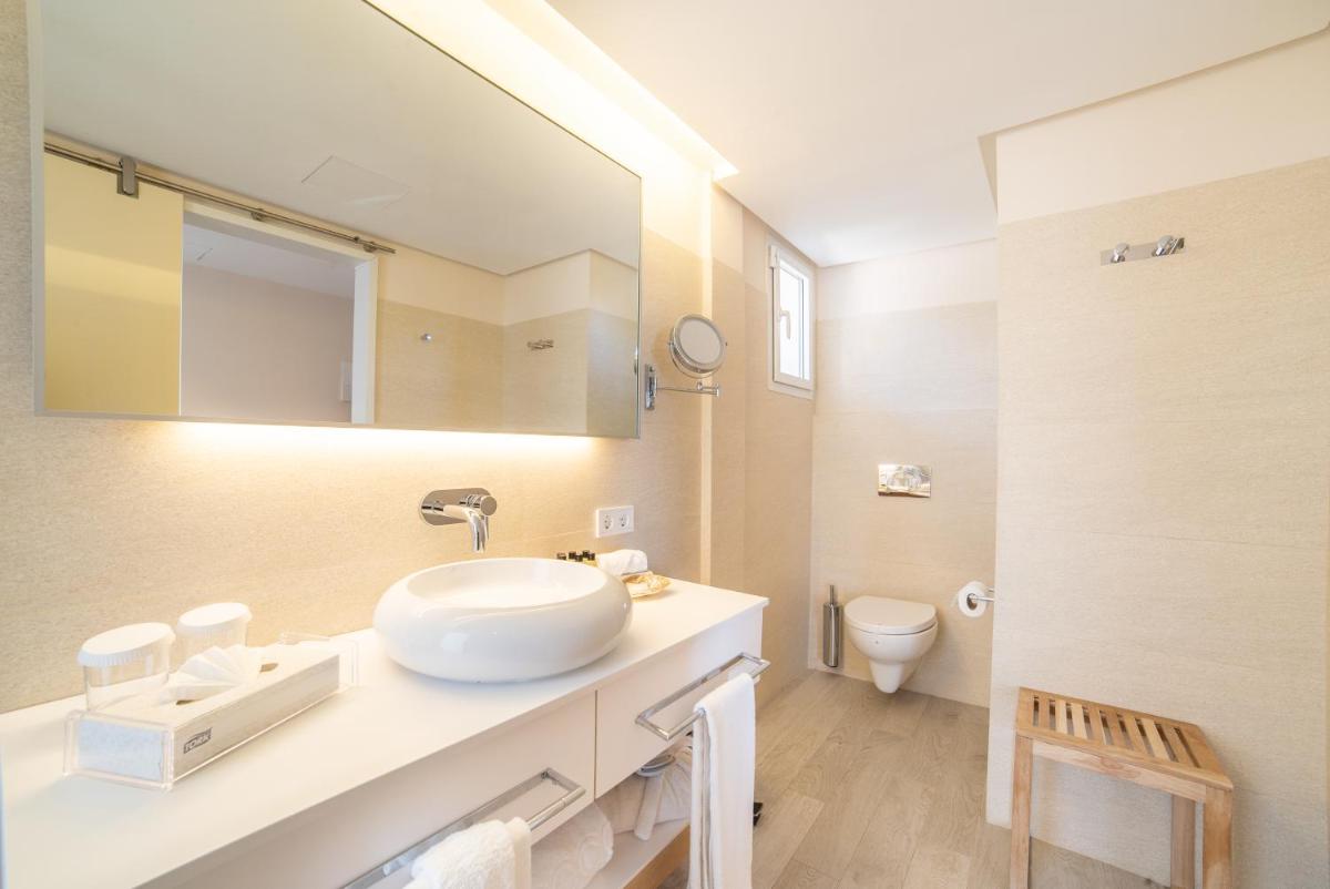 Un baño de Melbeach Hotel & Spa - Adults Only