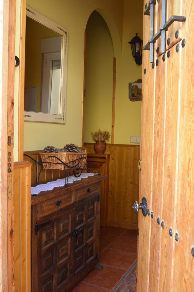 Casa Rural Abuelo Adón - Housity