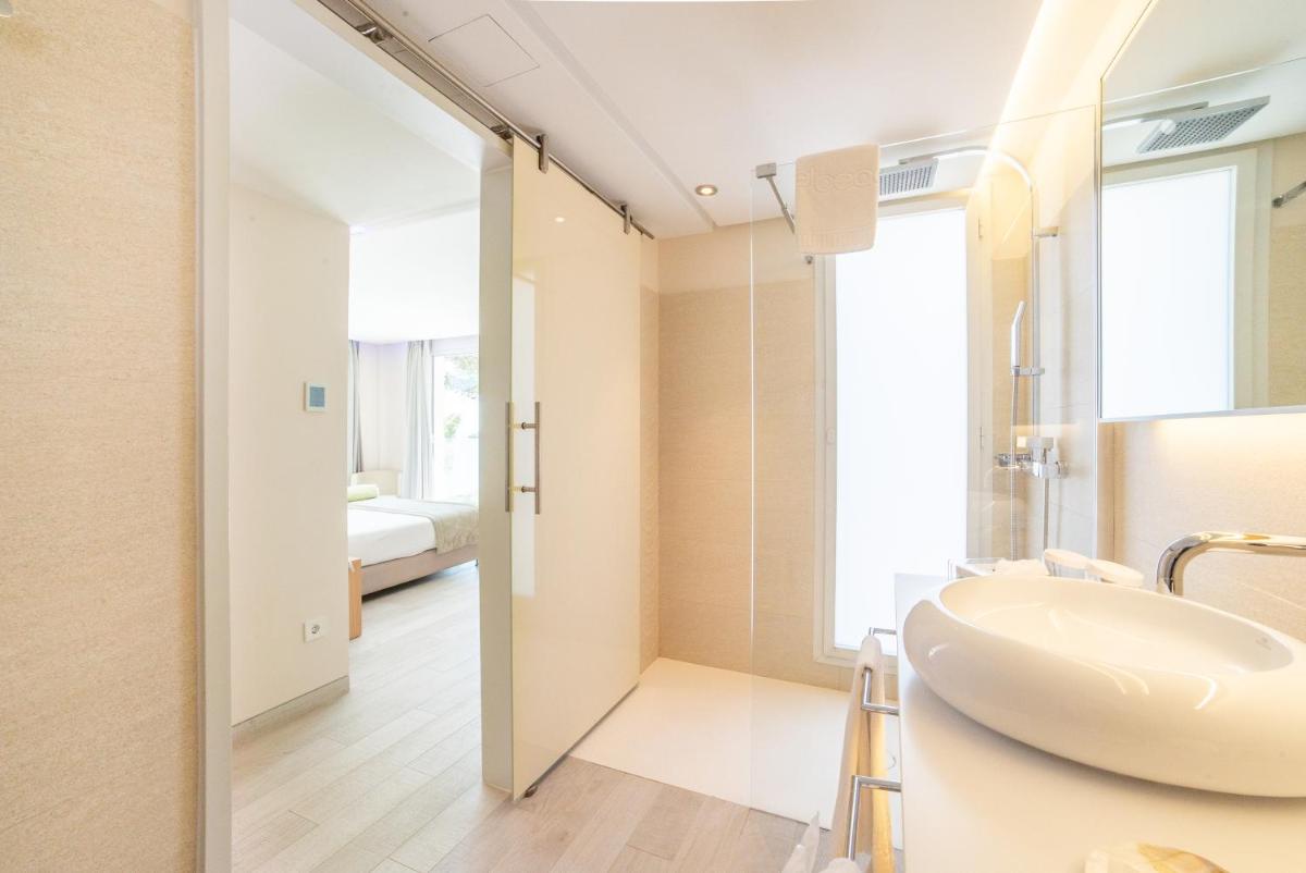 Un baño de Melbeach Hotel & Spa - Adults Only
