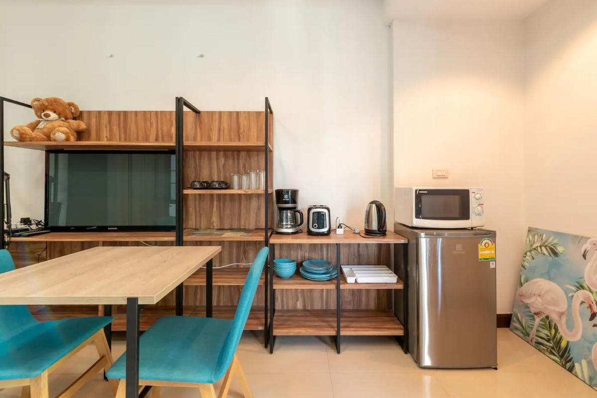 Loft Style Townhouse Near Old City - Housity