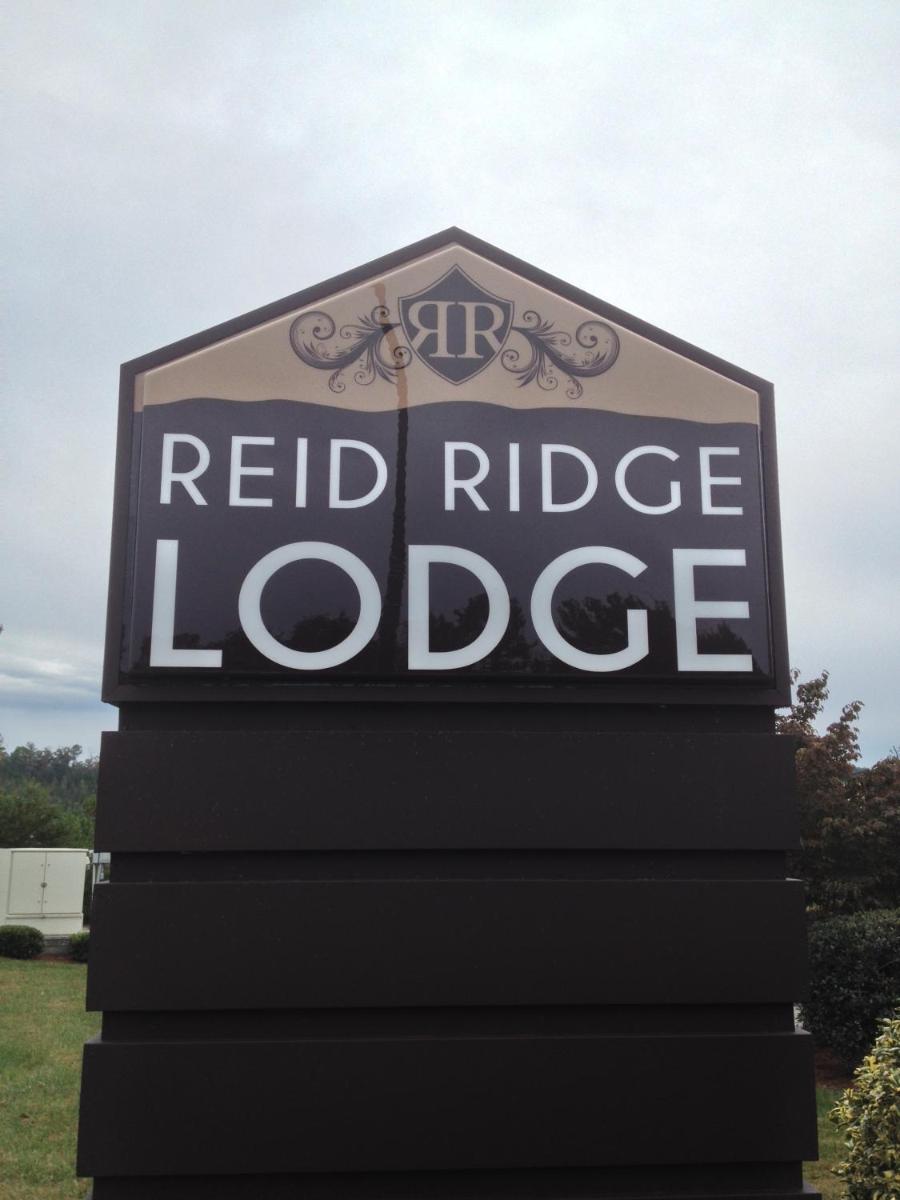 Reid Ridge Lodge - Housity