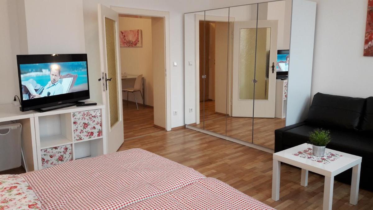 Suitetrails - Private apartments with direct subway entrance