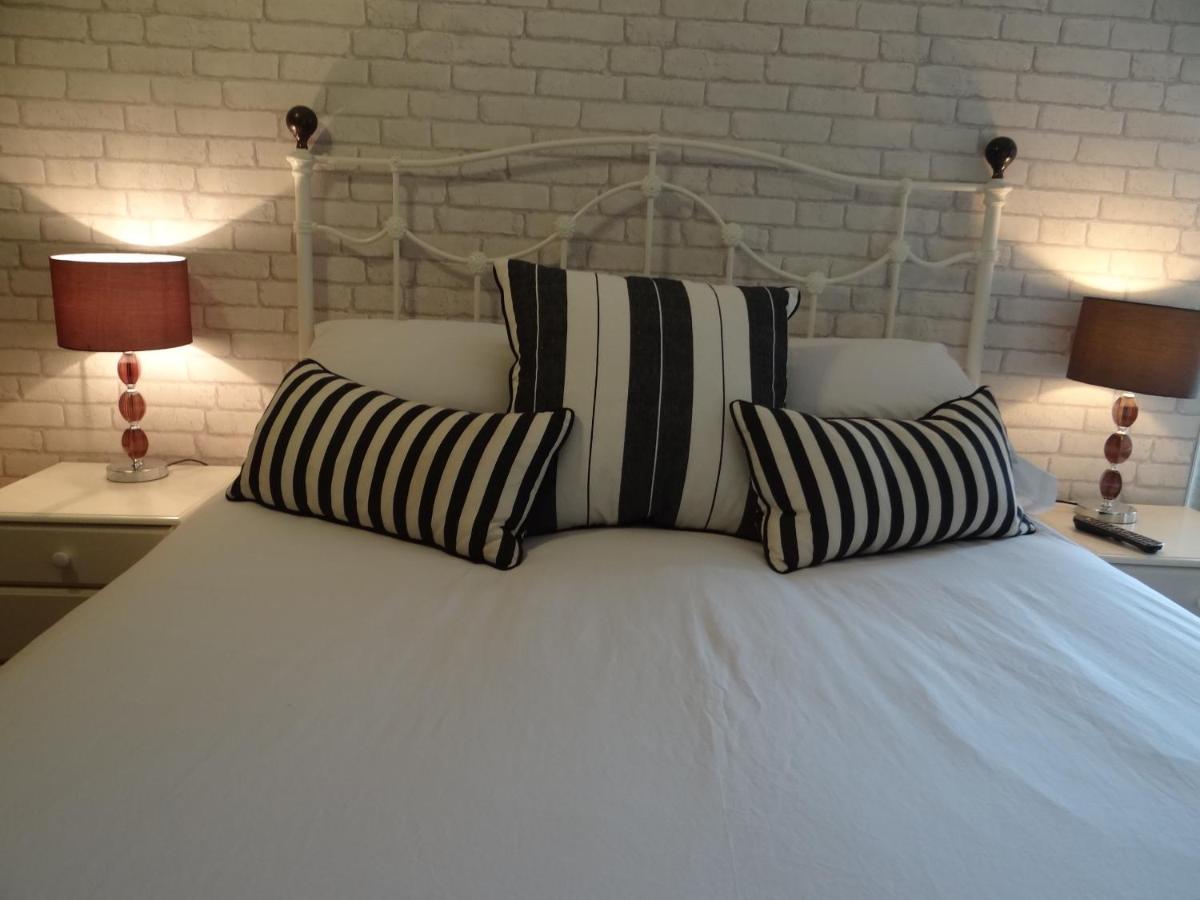 The Dundry Inn - Housity