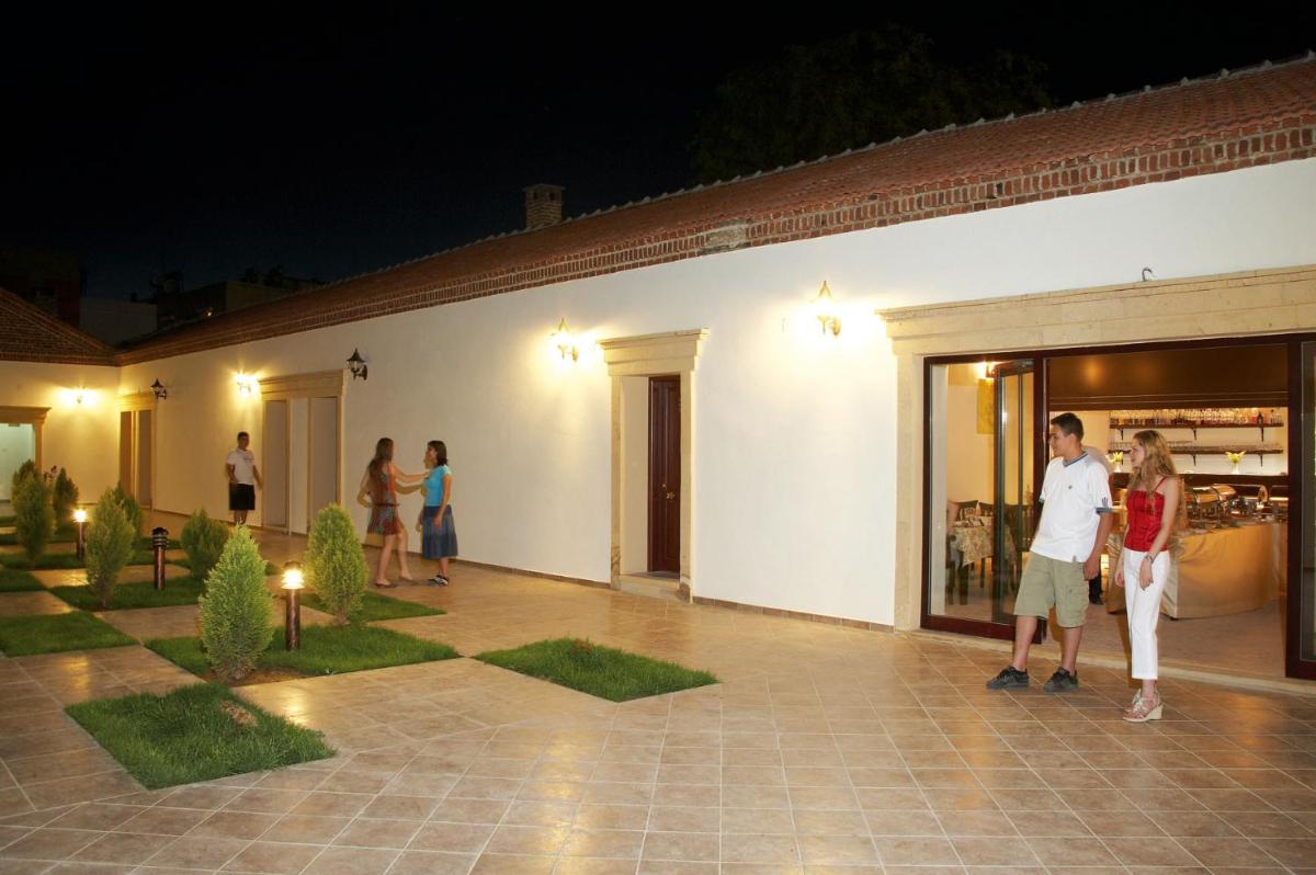 Bacahan Hotel - Housity