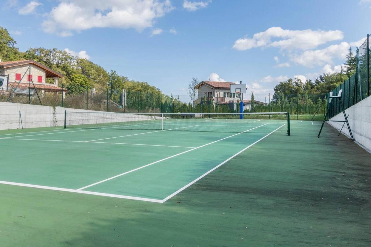 JOIVY Superb Villas with Tennis Court, Garden and BBQ area - Housity
