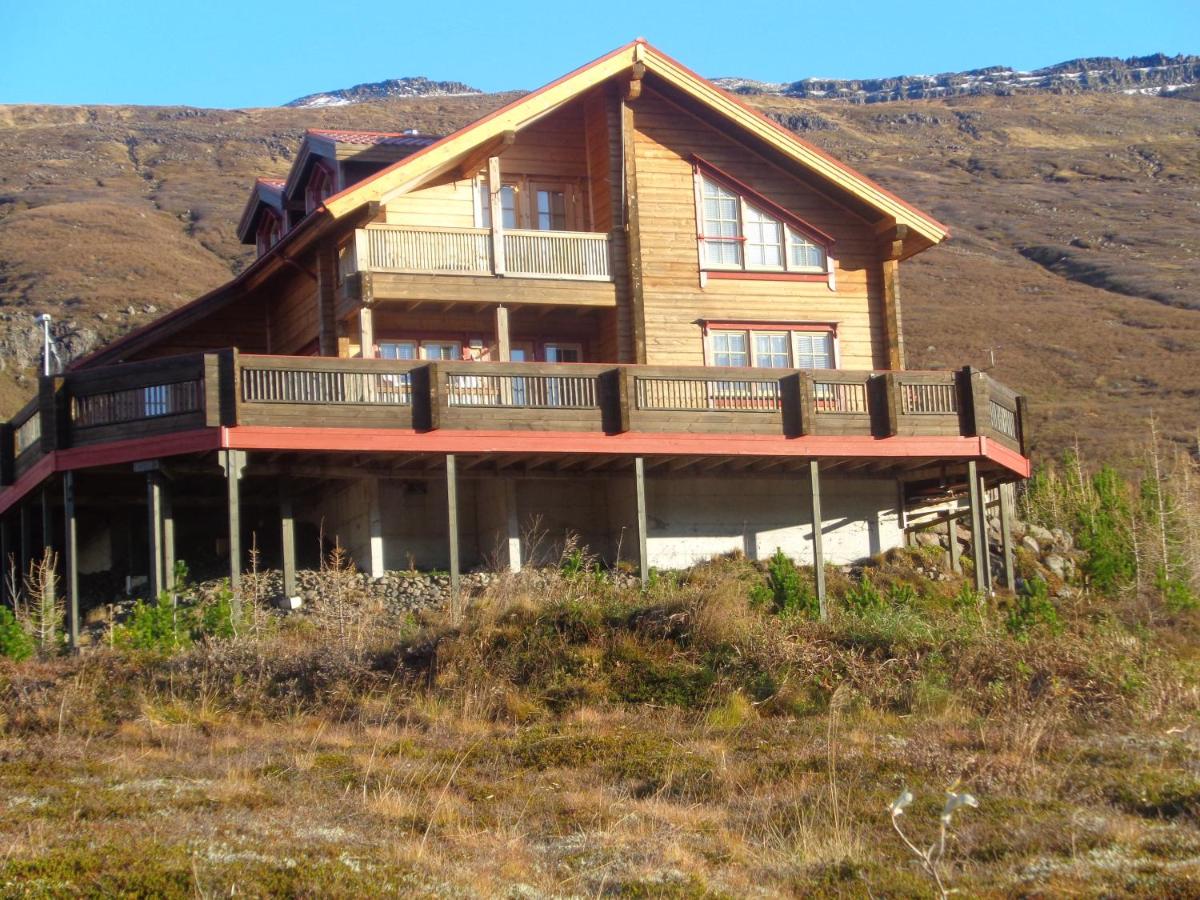 Guesthouse Elínar Helgu - Housity