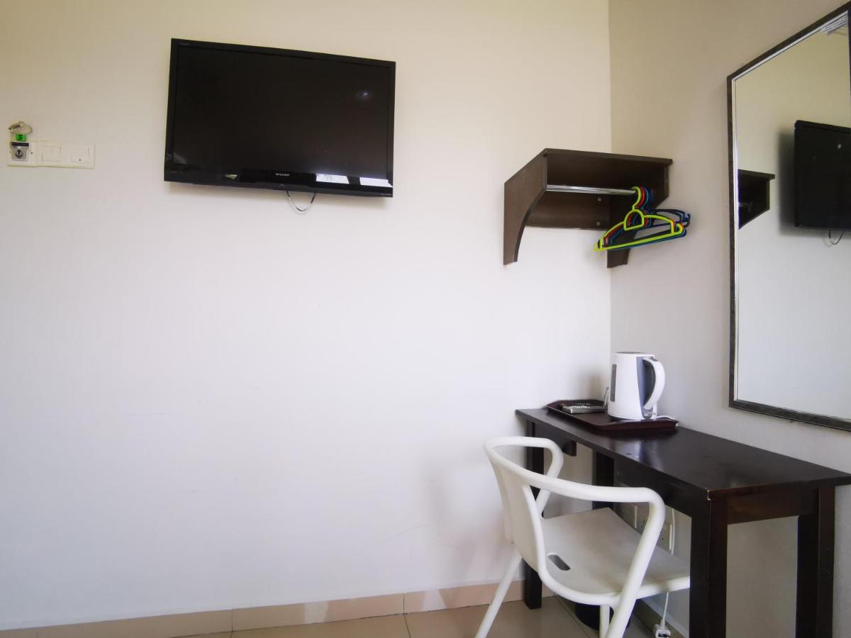 Clover Hotel Port Dickson - Housity