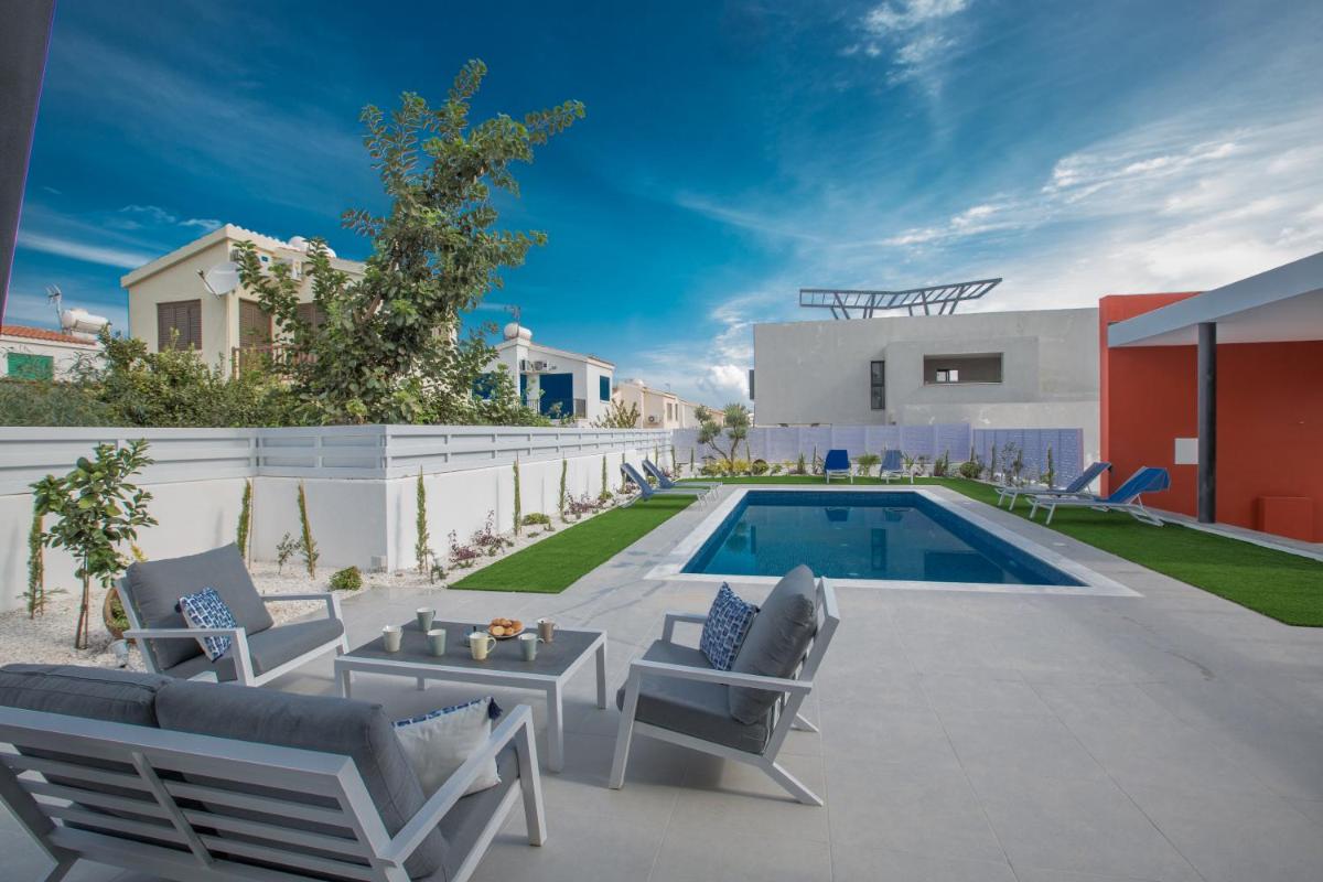 Colour Residences - Housity