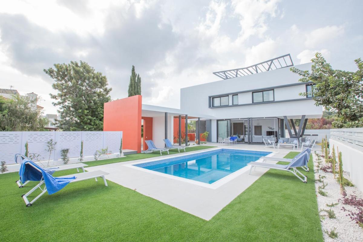 Colour Residences - Housity