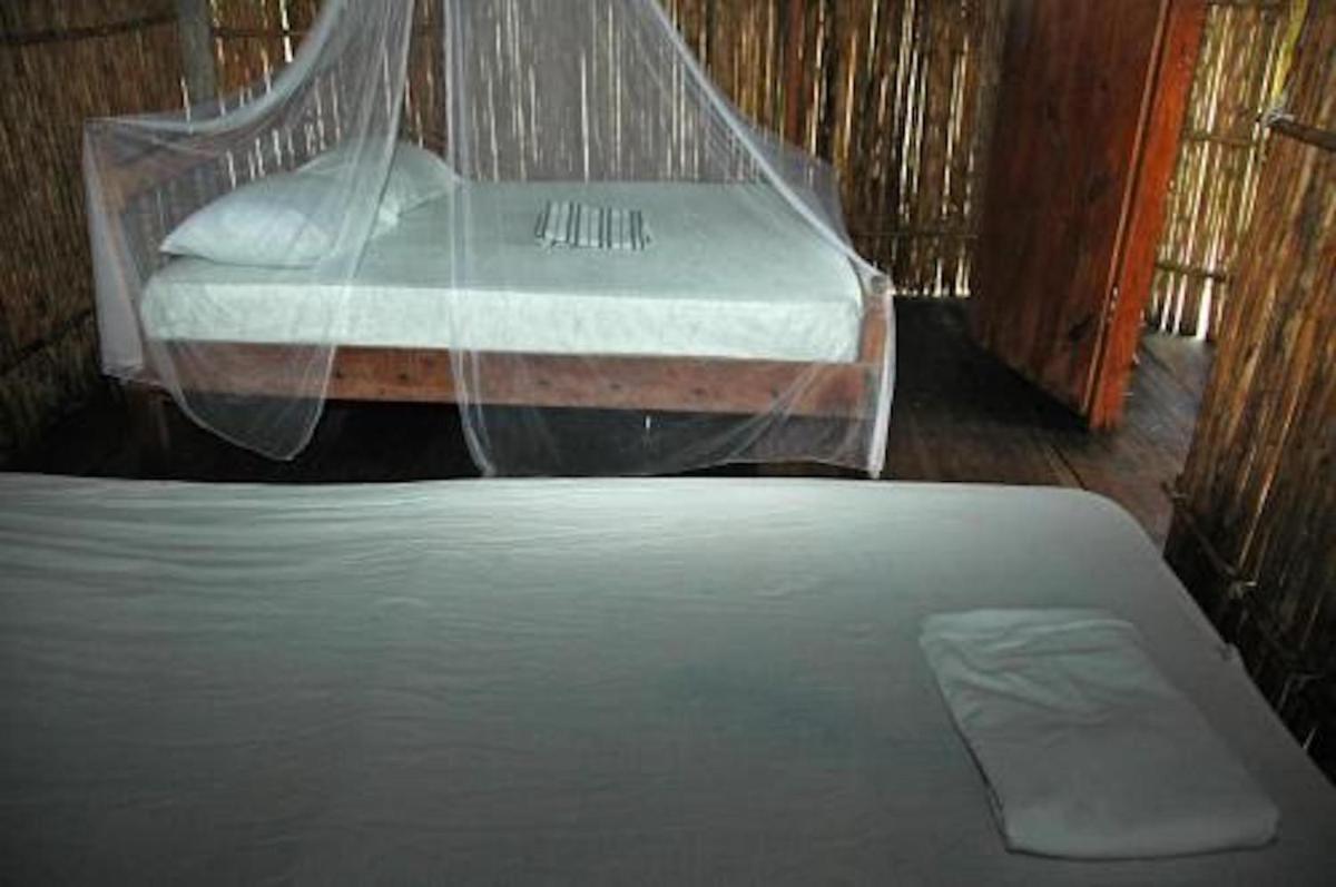 San Blas Islands - Private Cabin Over-the-Ocean + Meals + Island Tours - Housity