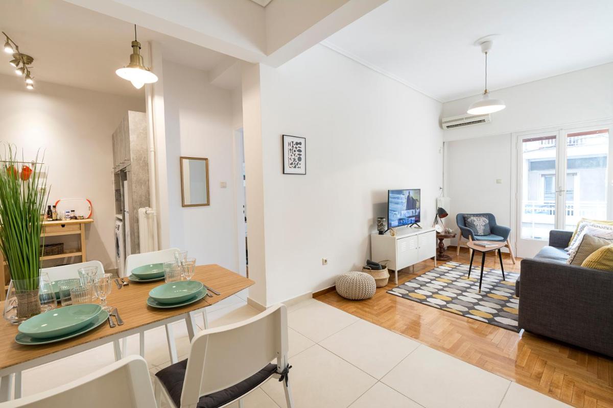 Suitetrails - 1 KM from The Acropolis 1 Bedroom Apt Netflix And Washing Machine