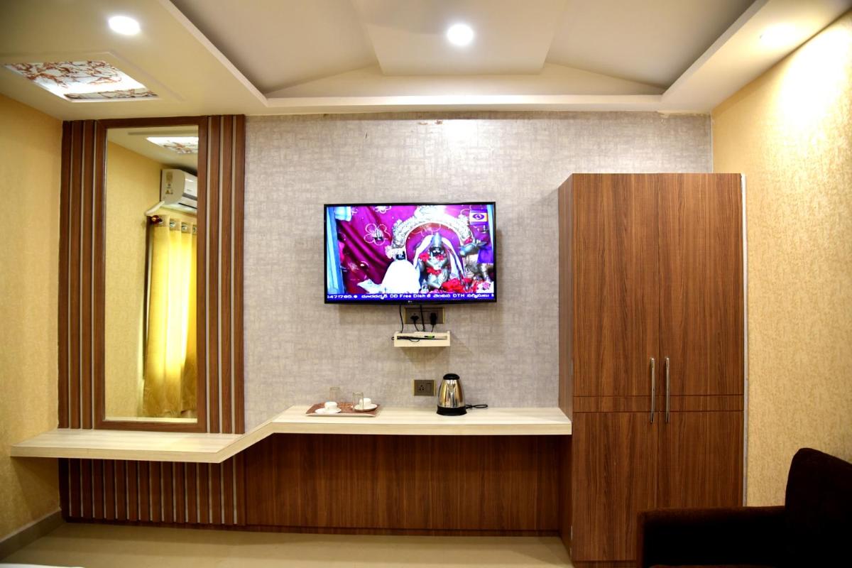 Hotel M K Plaza - Housity