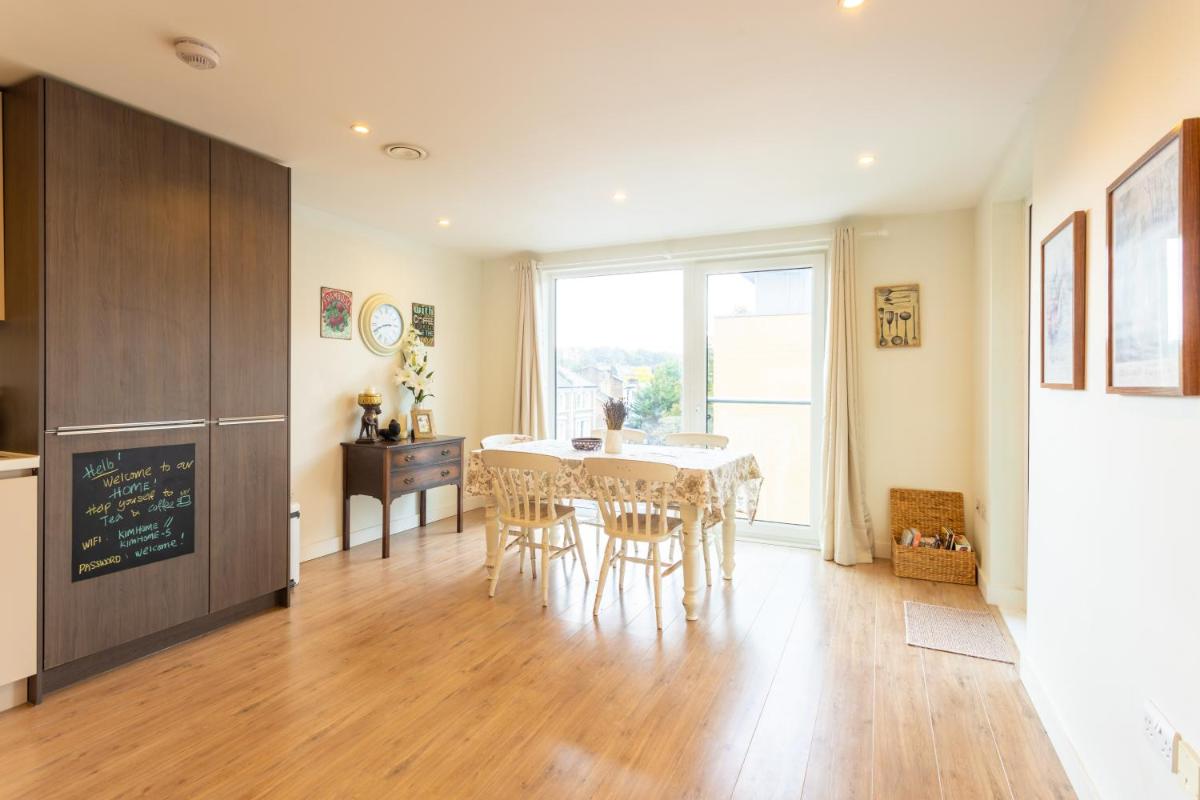 Amazing Modern 2 Bedroom Flat in Greenwich for 4 people - Housity