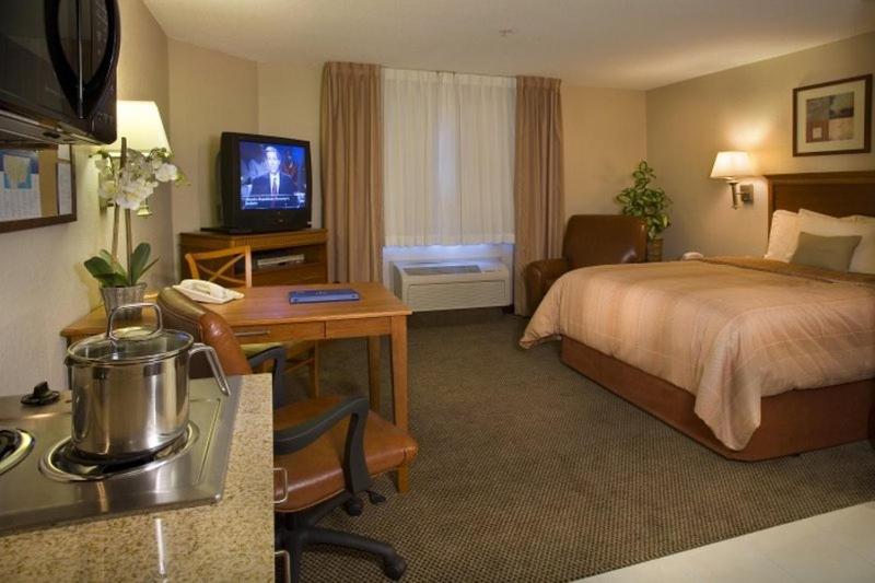 Candlewood Suites Fredericksburg by IHG - Housity