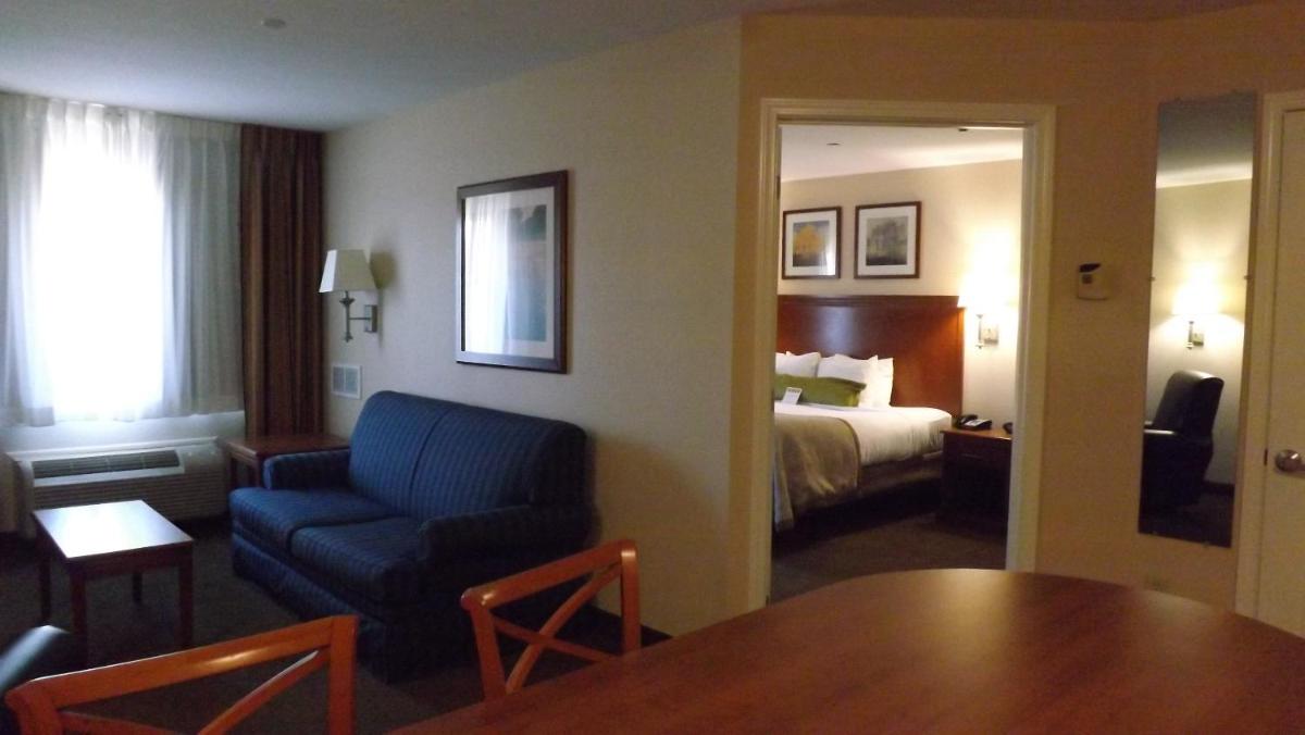 Candlewood Suites Fredericksburg by IHG - Housity