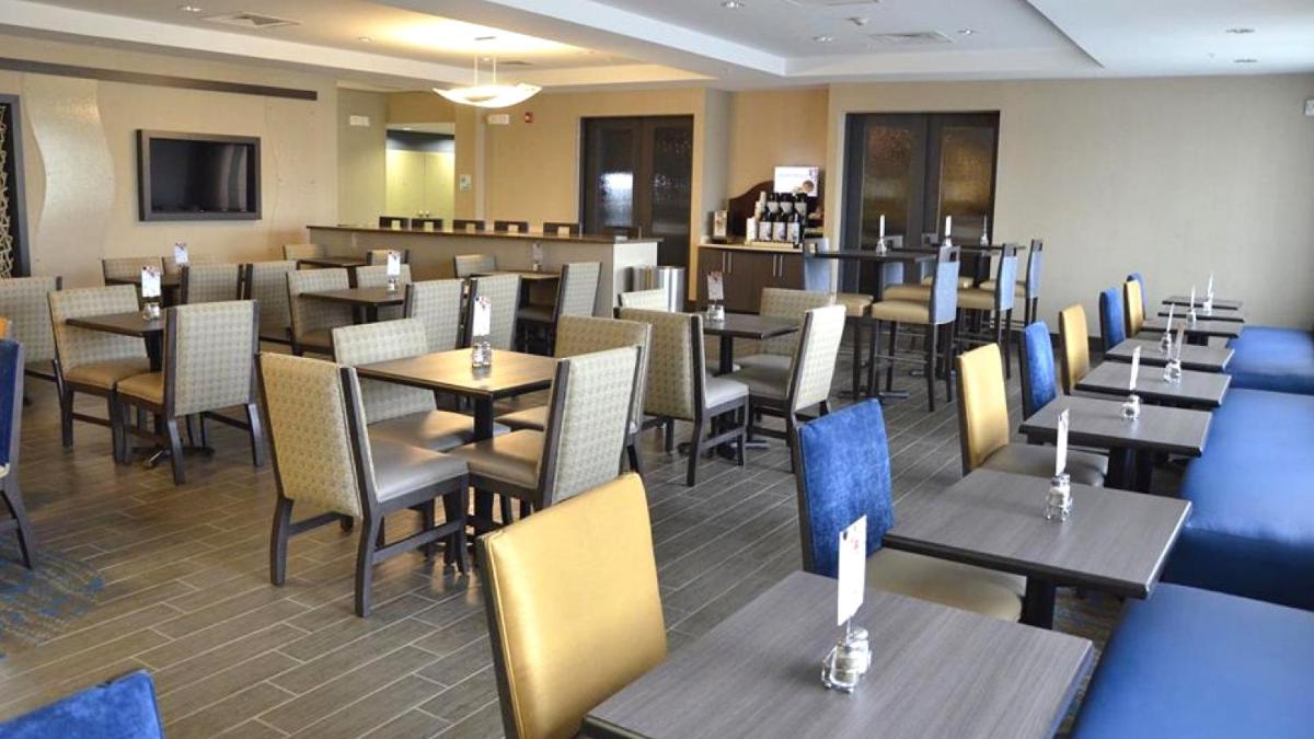 Holiday Inn Express Hotel & Suites Goldsboro - Base Area by IHG - Housity