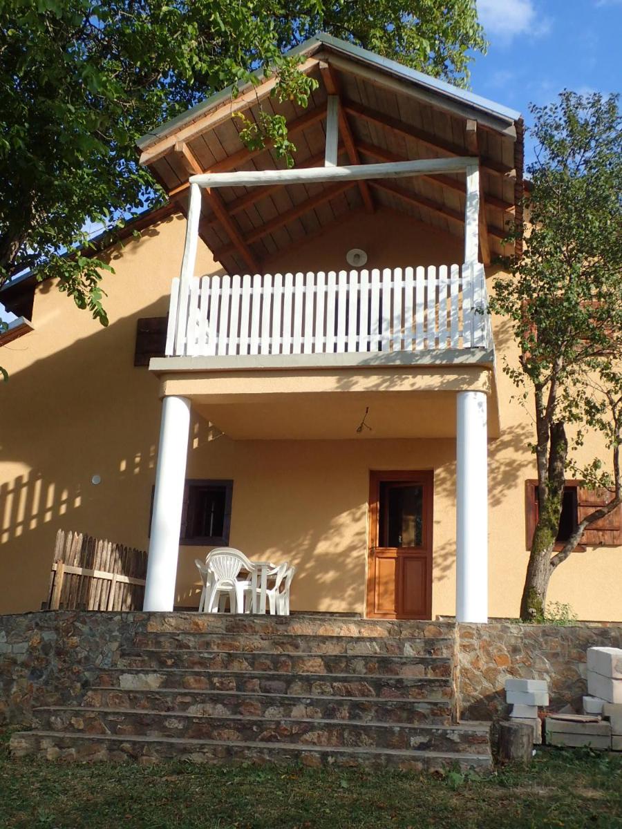 Casa Anuta - Casa cu Balcon - Housity