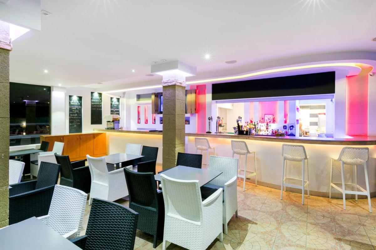 Amphitriti Hotel - Housity