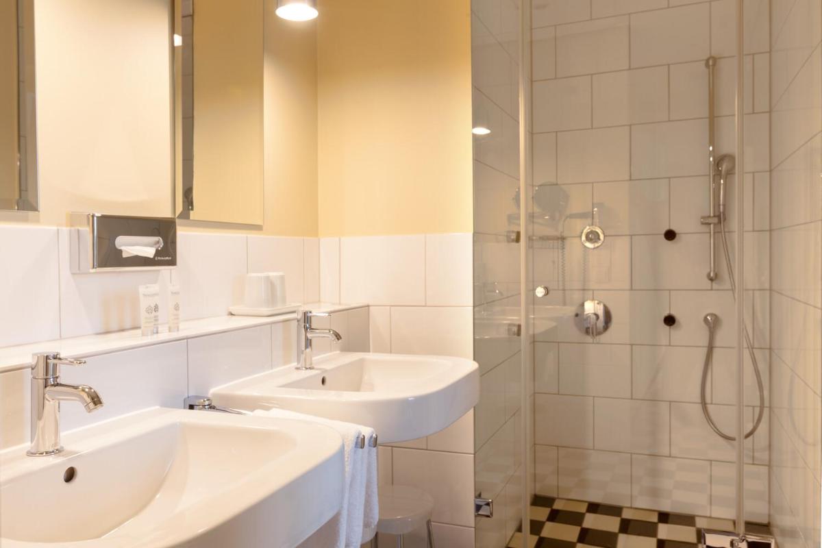 Ein Badezimmer in der Unterkunft A-ROSA Travemünde