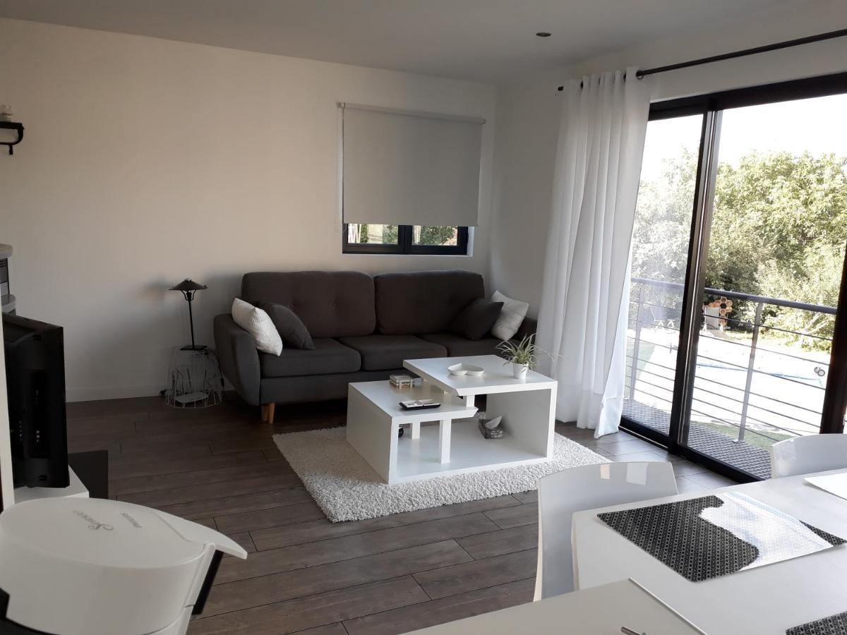 Appartement Lumineux & Chaleureux à Flavin. - Housity
