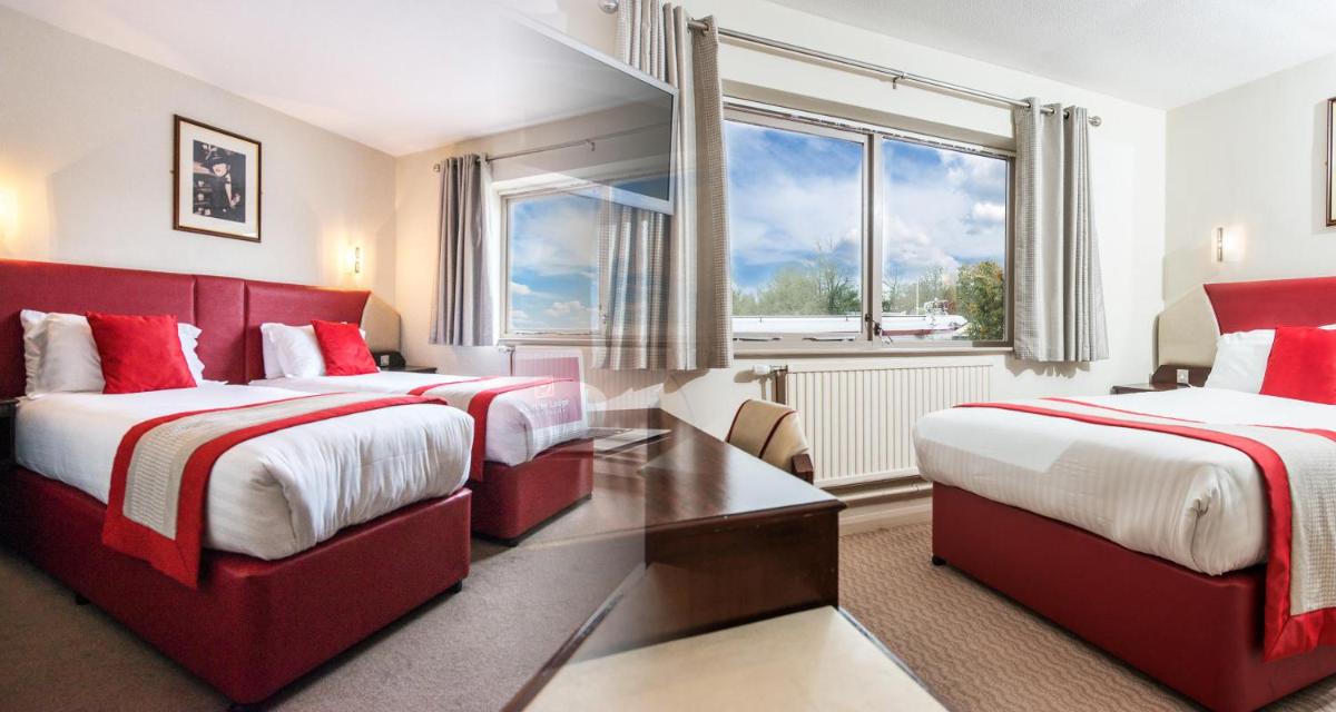 Peartree Lodge Waterside - Housity
