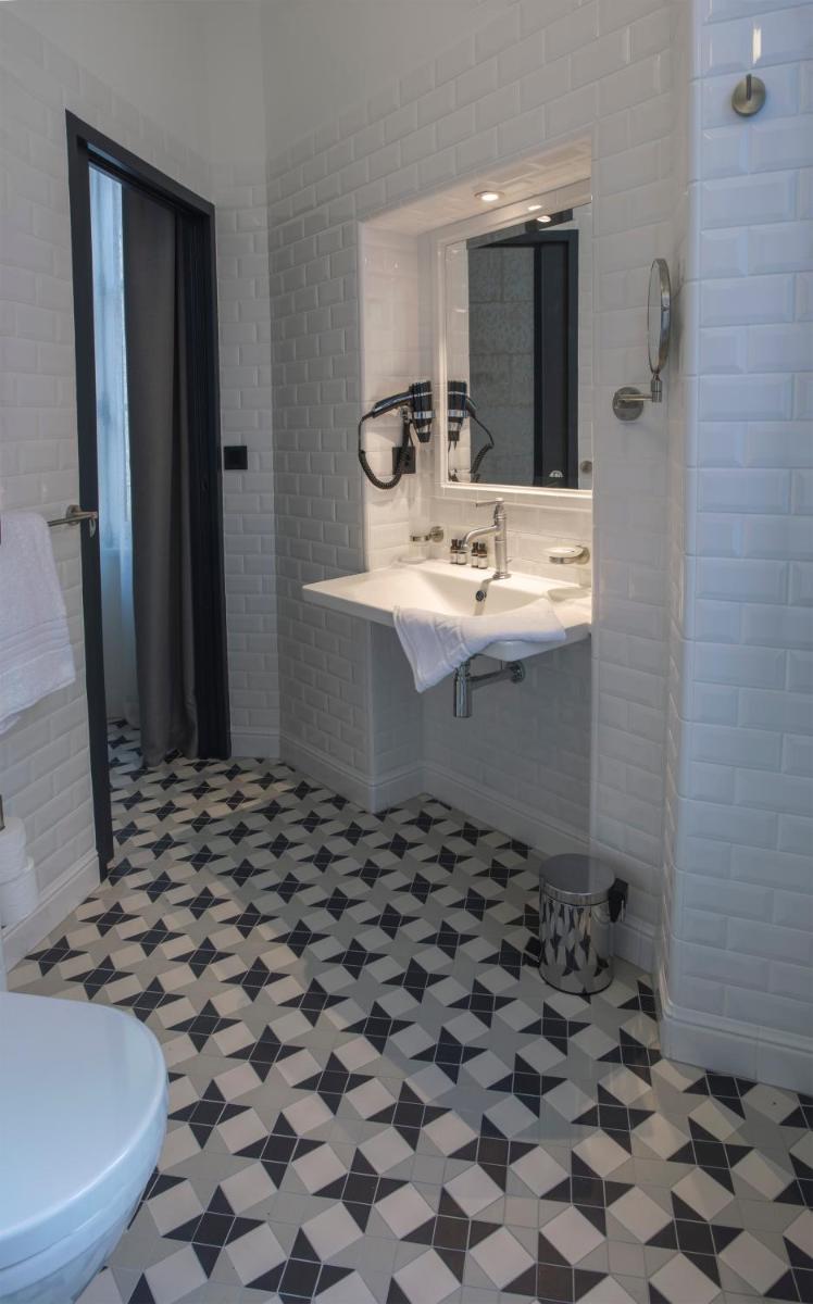 Eco-Lodge City - Appart'Hôtel - VILLA CÔTÉ PLATEAU - Hyper Centre - 3 Étoiles Certifiées- - Housity