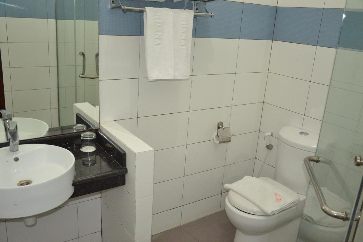 Bj. Perdana Hotel & Resort - Housity
