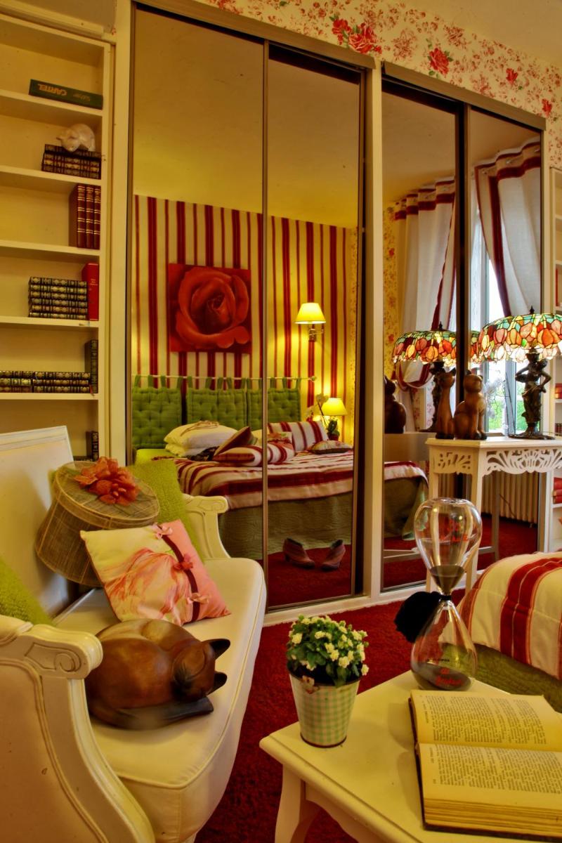 Logis Hôtel Hostellerie Saint-Jacques - Housity