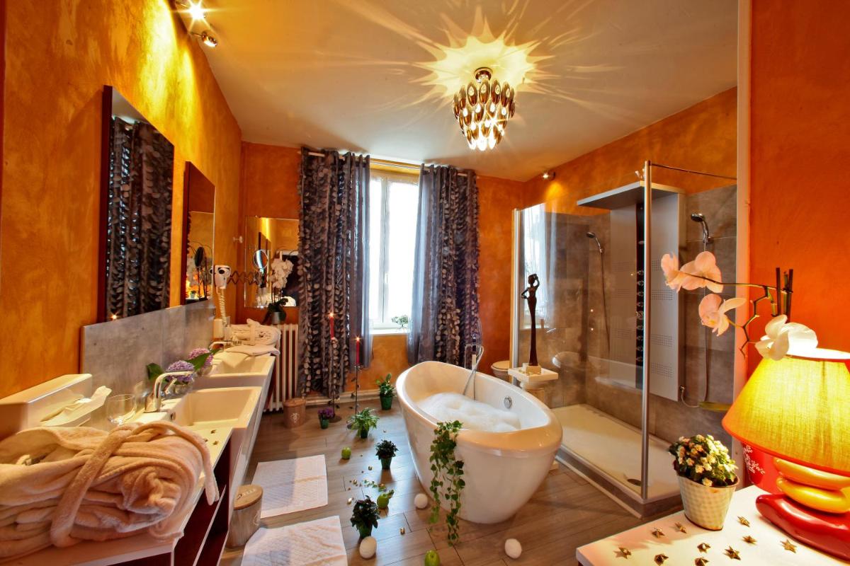 Logis Hôtel Hostellerie Saint-Jacques - Housity