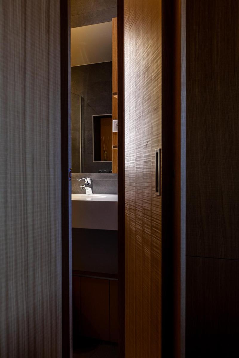 Logis Hotel Restaurant La Tour - Housity