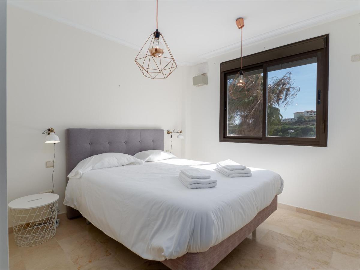 2297 Superb 2 bedrooms with seaview - Housity