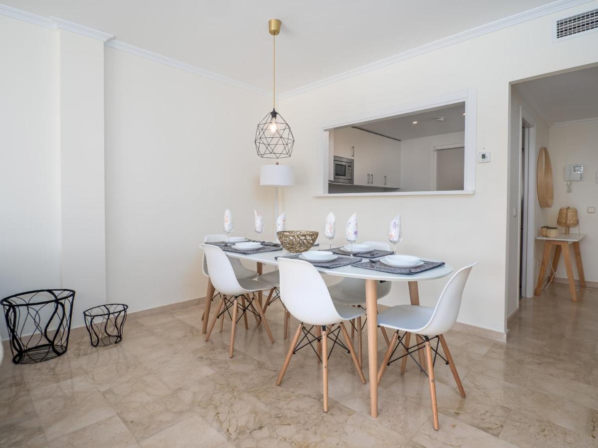 2297 Superb 2 bedrooms with seaview - Housity