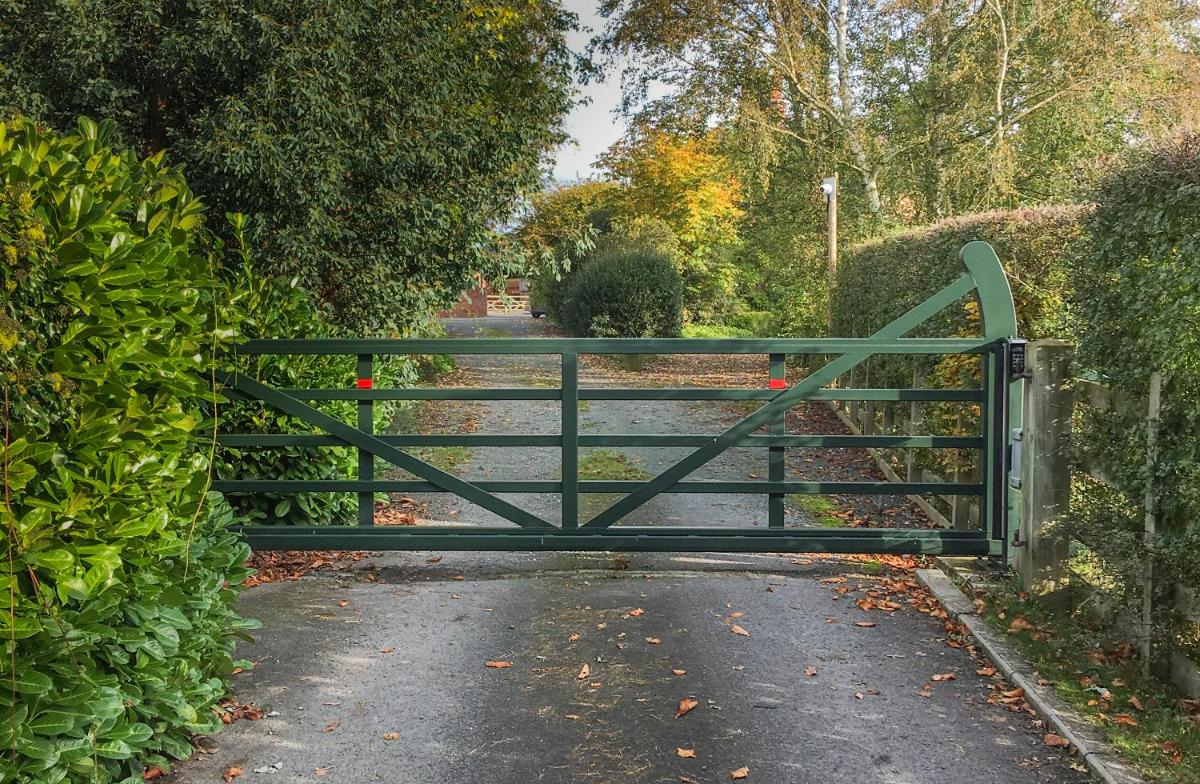 Hollies Farm B&B - Housity