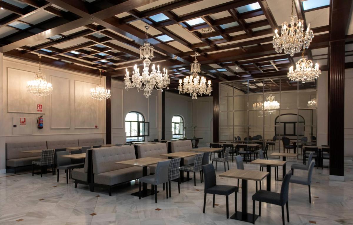 Un restaurante o sitio para comer en Hotel Doña Brígida – Salamanca Forum