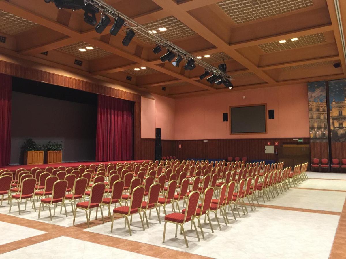 Zona business o sala de conferencias en Hotel Doña Brígida – Salamanca Forum