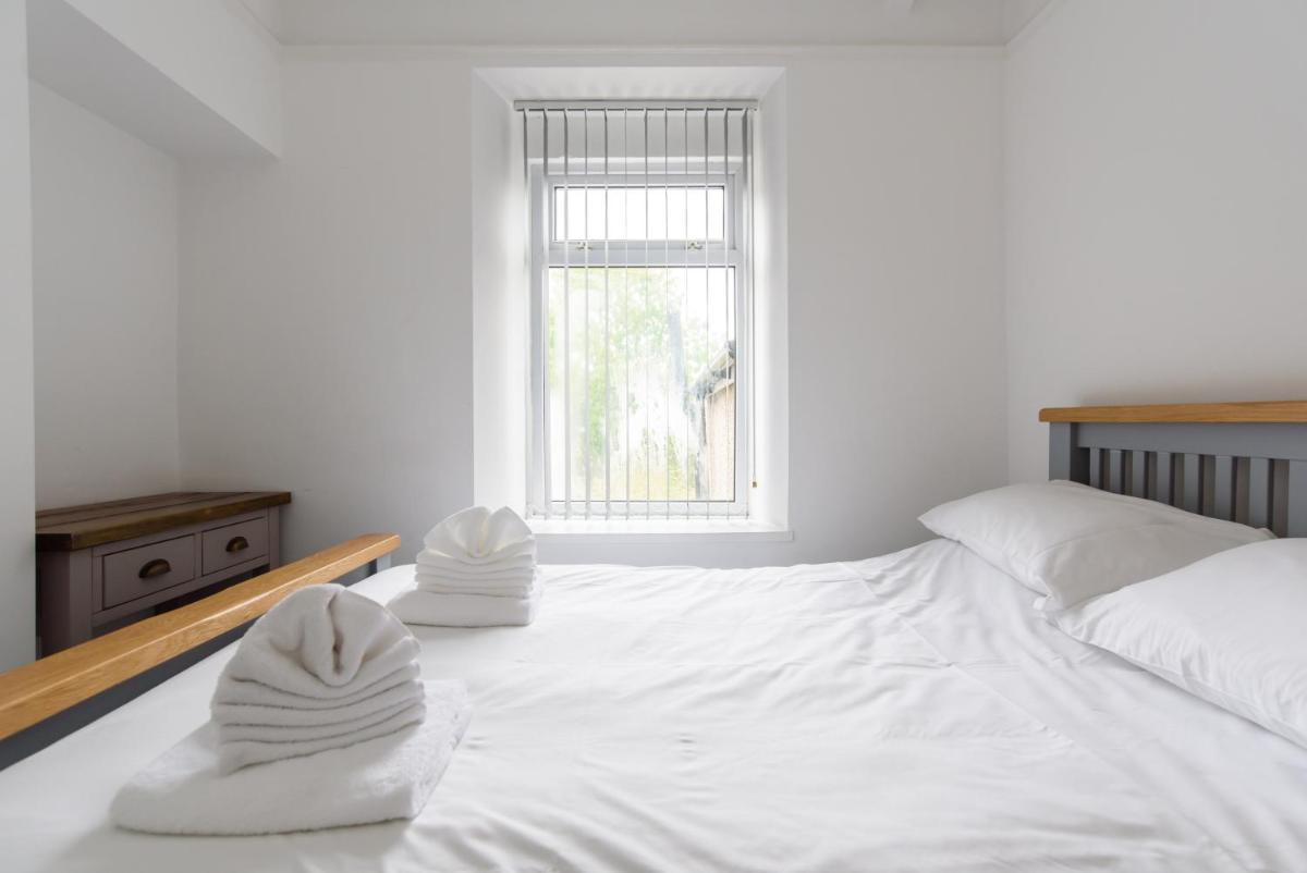 Railway Cottage - Housity