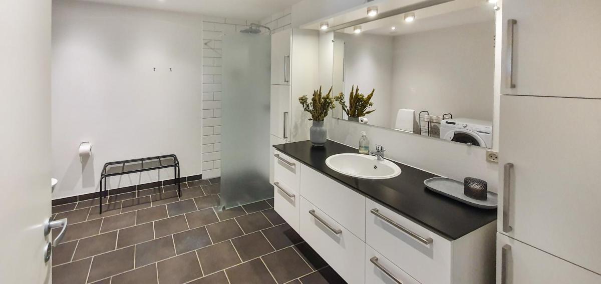 Harbour Penthouse - Housity