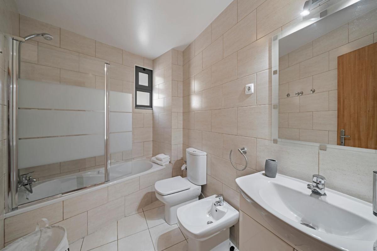 Apartamento Lobo Marinho by An Island Apart - Housity