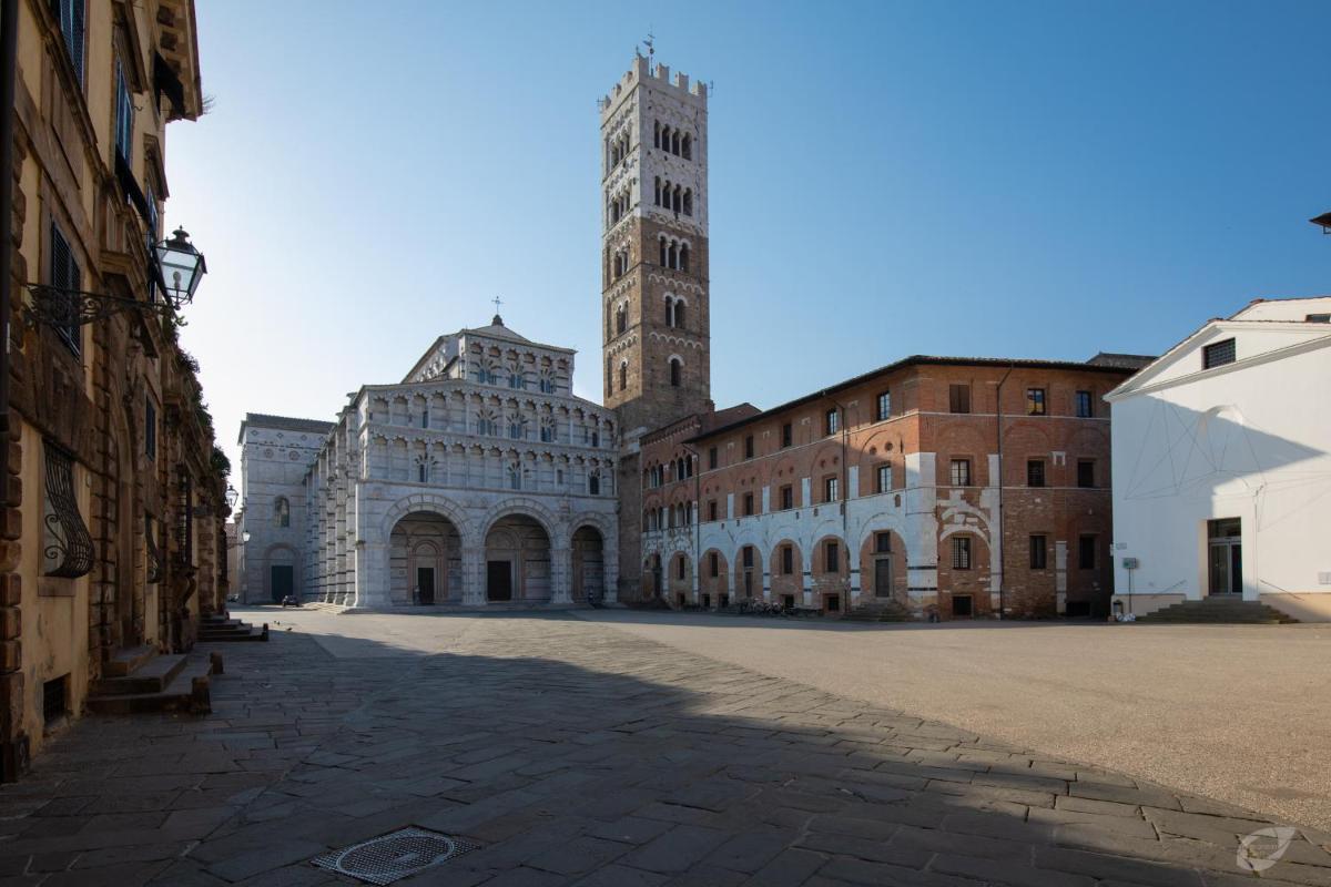 Casa del Campanaro centro storico di Lucca dentro le mura, no bells ringing - Hizvo