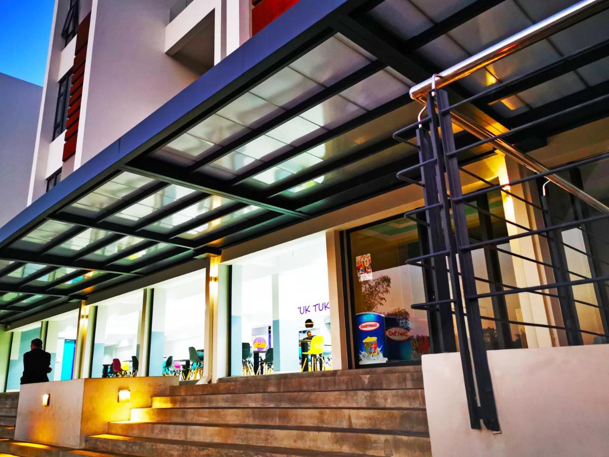 Avya's Studio 317, Ebene Square, Ebene - Housity