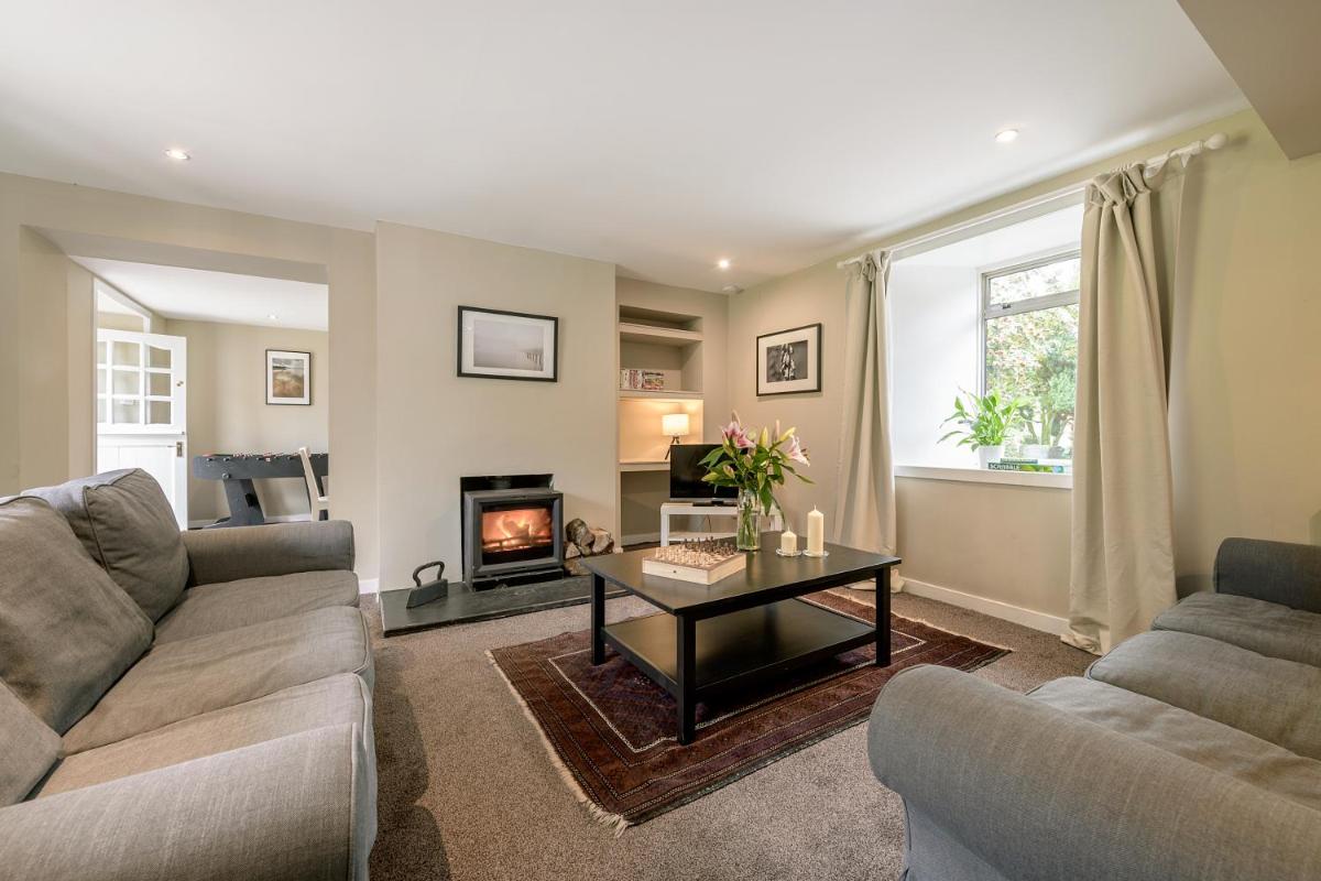 Campbell Cottage, Arrochar, Loch Long - Housity