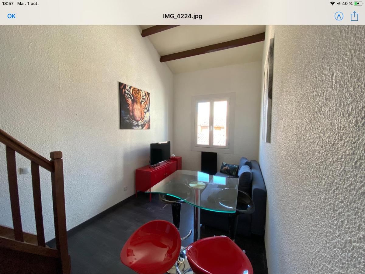 Suitetrails - Duplex vieux port appartement complet 4 couchages climatisé entire apartment 2 beds for 4 persons