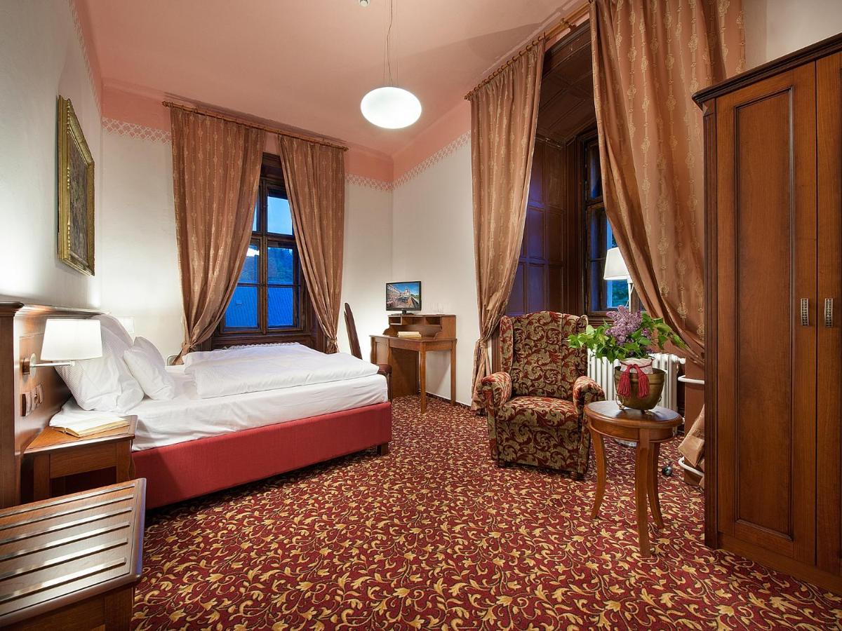 EA Zamecky Hotel Hruba Skala - Housity