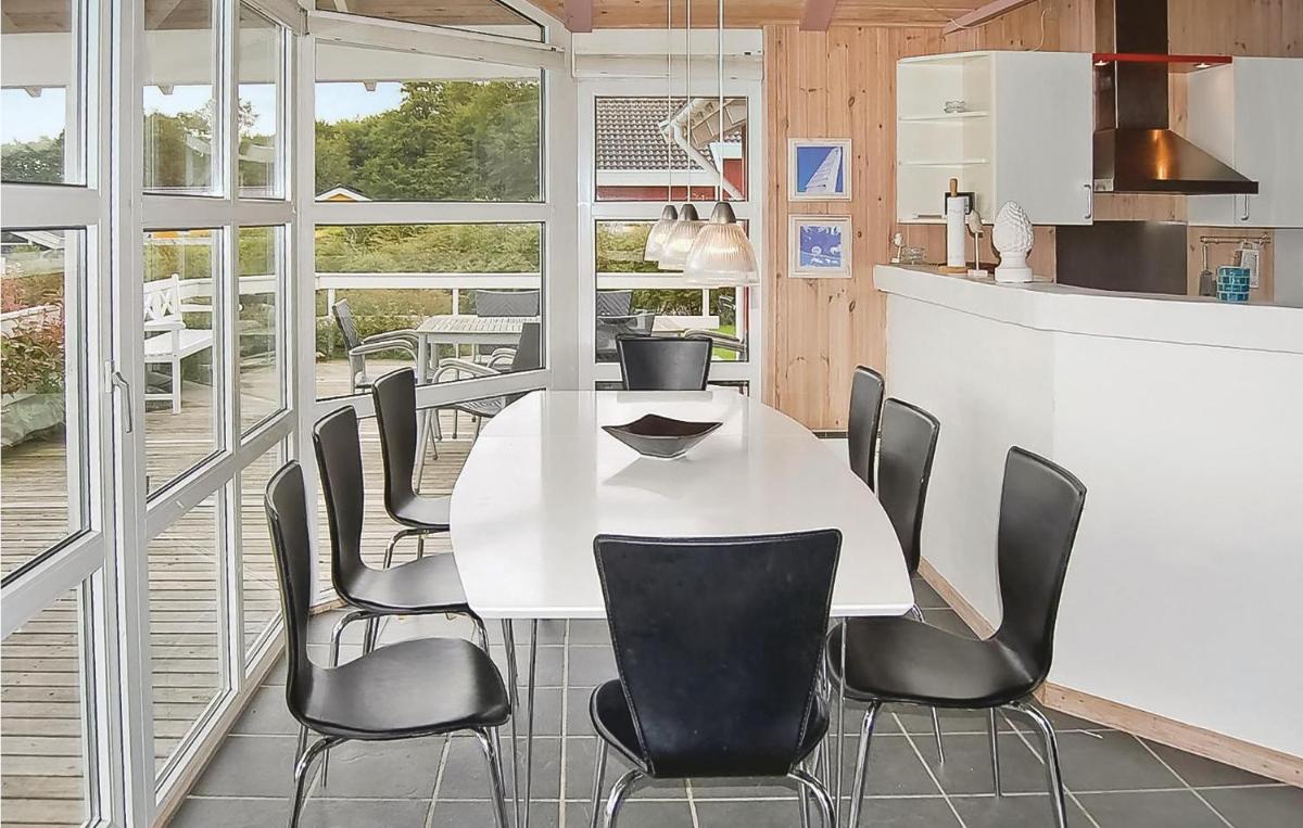 Holiday Home Hvedemarken Vi - Housity